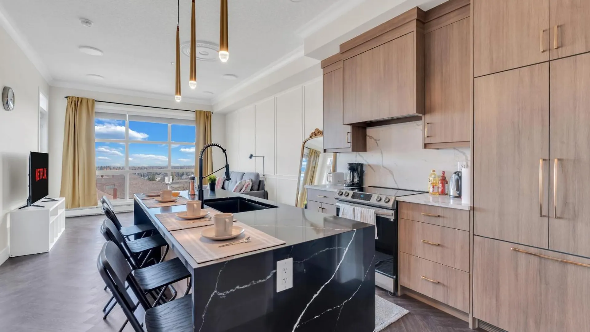 Elegant Space In Currie Calgary 0*,