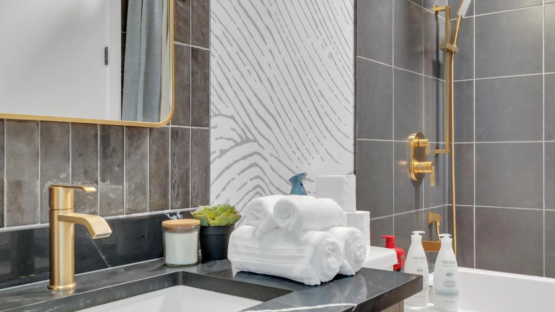 Апартаменты Elegant Space In Currie Калгари