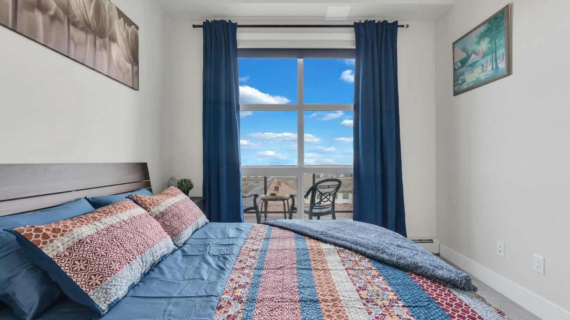 Апартаменты Elegant Space In Currie Калгари