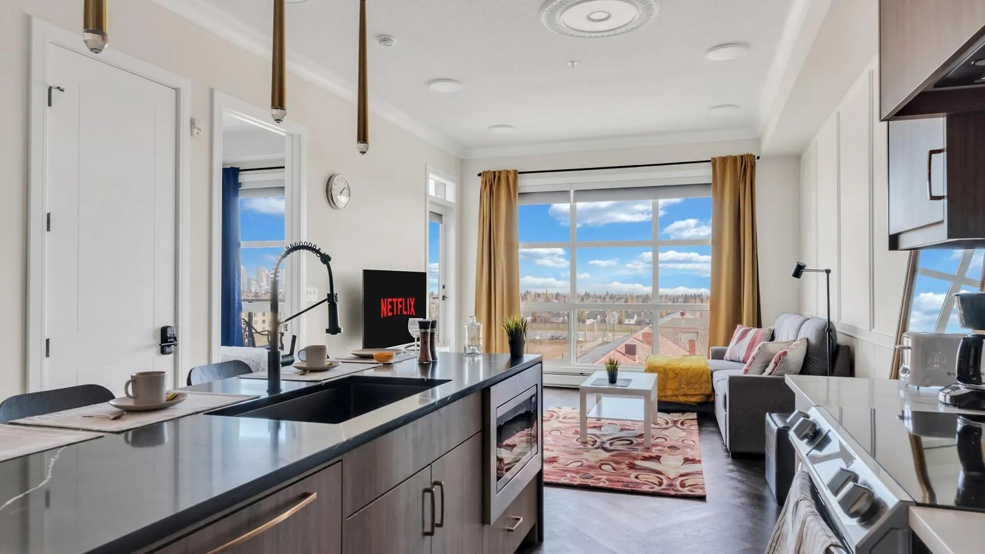 Elegant Space In Currie Calgary Apartment